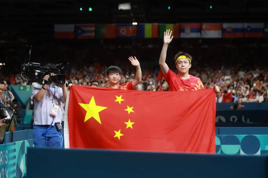 Pisces Tischtennisprodukte waren Zeugen der ersten Goldmedaille im gemischten Tischtennis-Doppel von Wang Chuqin/Sun Yingsha bei den Olympischen Spielen in Paris